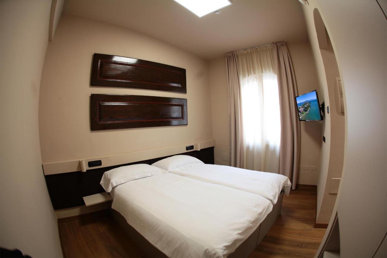 Smeraldo Dip Villa Canneto سيرمِيوني المظهر الخارجي الصورة